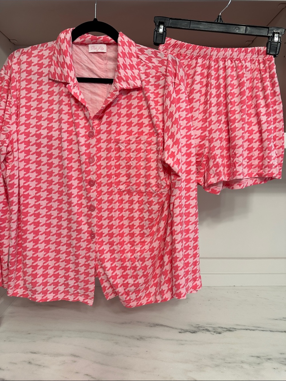 Pink Lily xs Pink Houndstooth Pajama Set - Button-Up Top & Shorts. Like new